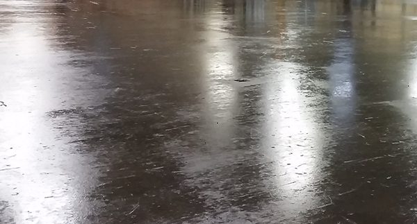 地面起潮.png